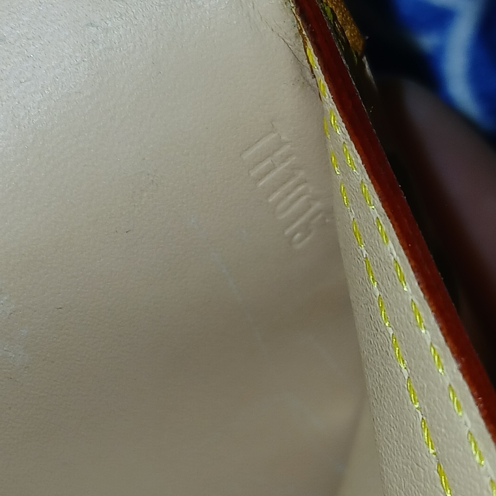 Louis Vuitton Authentic Vintage Wallet . Box & Dust Bag Included  -TH1015 - Picture 6 of 7